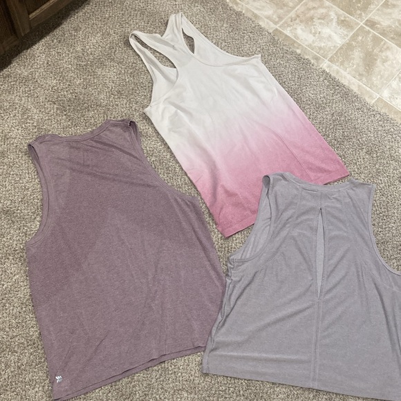 Set of 3 - athletic tank tops - Picture 9 of 10